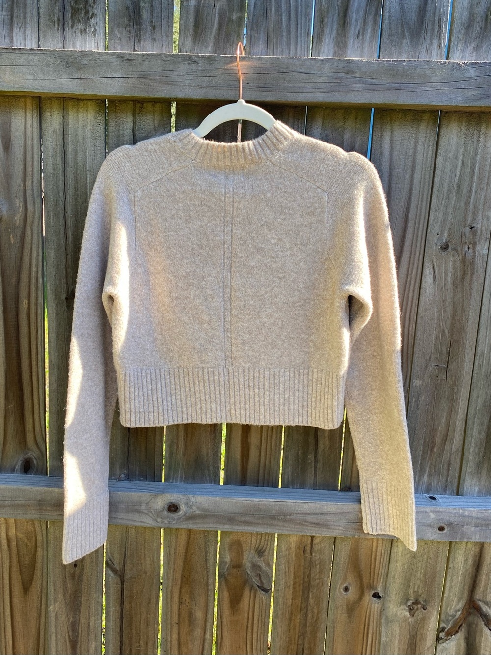 Universal Thread Beige Crewneck Cropped Sweater